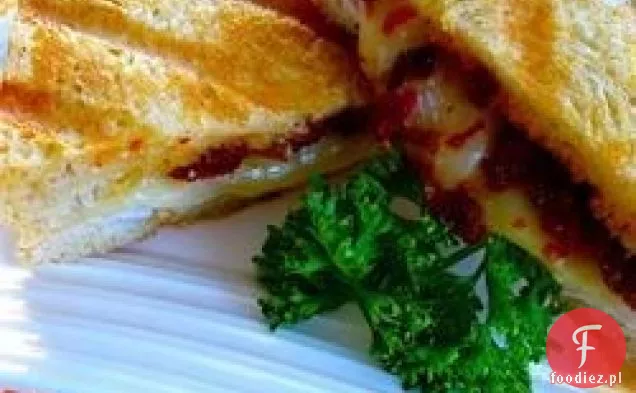 Indyk i suszone pomidory Panini