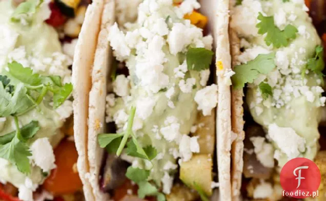 Taco Z Pieczonymi Warzywami Z Kremem Z Awokado I Fetą