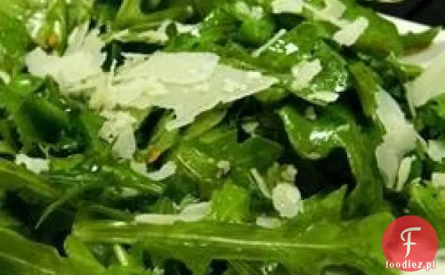 Sałatka z rukolą i parmezanem