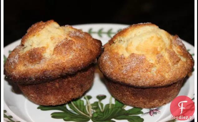 Wysoko Rosnące Muffinki Z Kwaśną Śmietaną