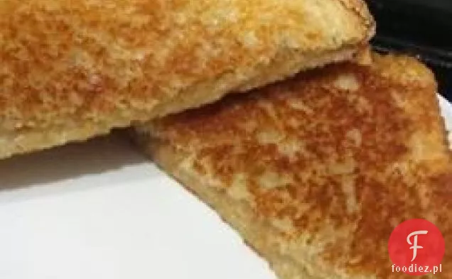 Kanapka z grillowanym serem i masłem orzechowym