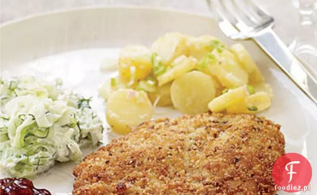 Wątróbki z kurczaka smażone z rodzynkami i orzeszkami piniowymi