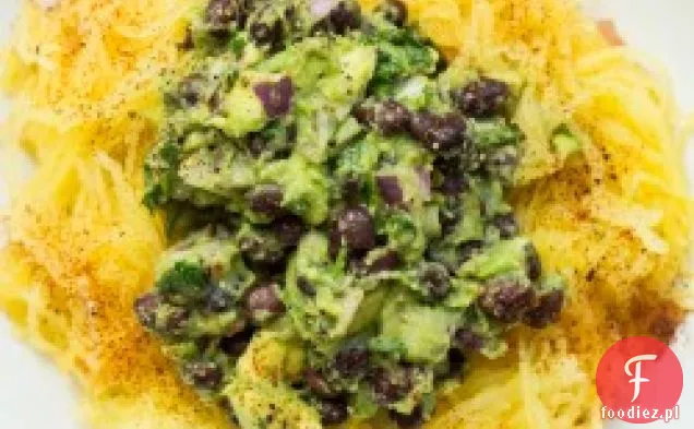 Tex Mex Spaghetti Squash z czarną fasolą Guacamole