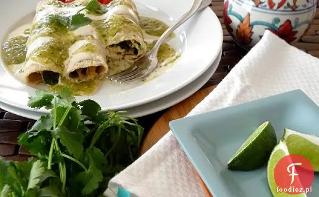 Kurczak, Czarna Fasola I Szpinak Enchiladas