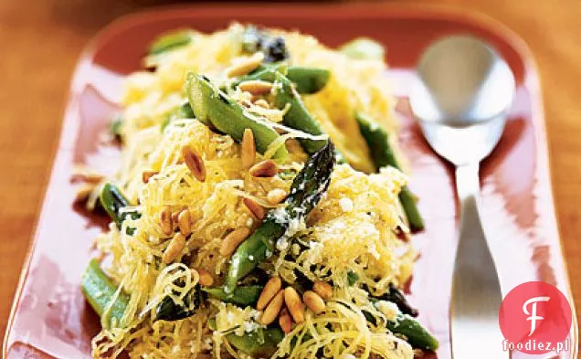 Kremowe spaghetti Squash ze szparagami i rozmarynem
