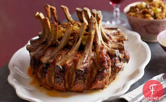 Pieczeń wieprzowa z farszem jabłkowo-orzechowym i sosem