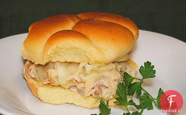 Pulled Chicken Suiza Sammies
