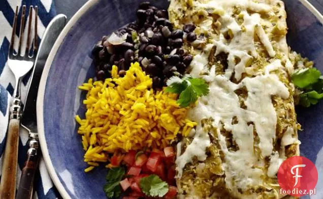 Kurczak Enchiladas z pieczonym Tomatillo Chile Salsa