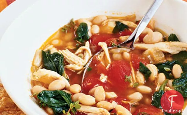 Gulasz z kurczaka, białej fasoli i szpinaku