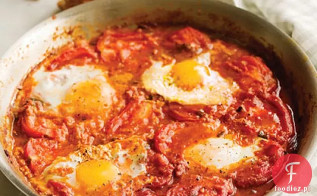 Pomidory paprykowe z jajkami w koszulce (Shakshouka)