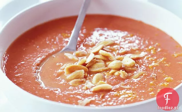 Kremowa zupa pomidorowa z prażonymi migdałami