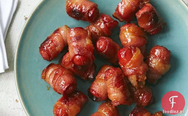 Ukąszenia Hot Dogów Zawinięte W Boczek