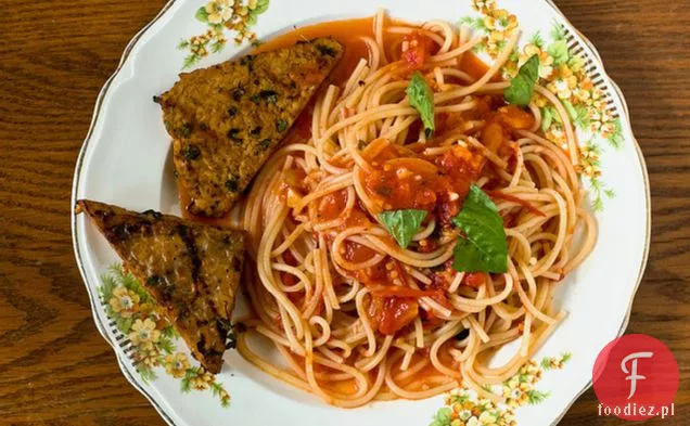 Spaghetti Pomodoro Z Grillowanym Tempeh