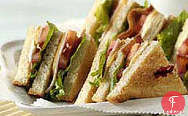 DELI DELUXE Club Sandwich