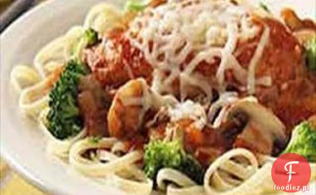 Kurczak parmezan z Linguine i brokułami