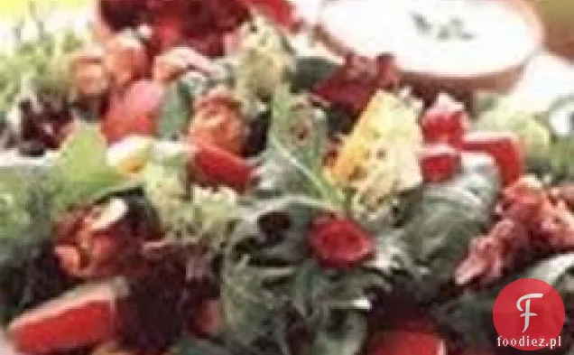 Sałatka ze szpinakiem i orzechami laskowymi z Truskawkowym balsamicznym winegretem