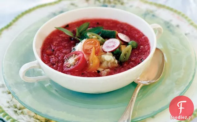 Letnia zupa pomidorowa z kozim serem herbacianym