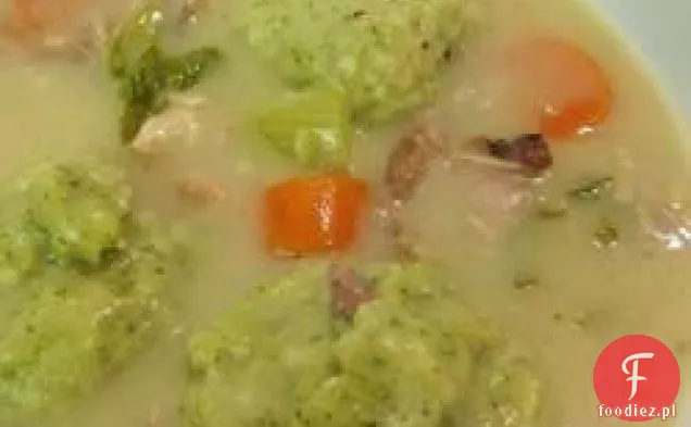 Obfita zupa z indyka z pierogami Pietruszkowymi