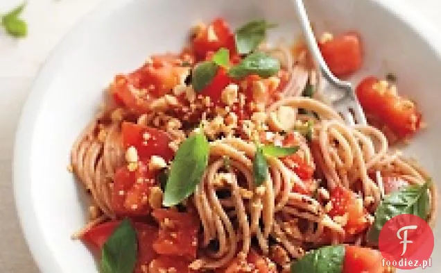 Spaghetti Farro Ze Świeżymi Pomidorami I Migdałami Marcona