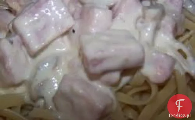 Linguine z pieczarkami i szynką