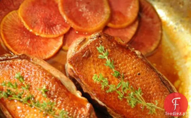 Kaczka glazurowana jabłkiem z arbuzową rzodkiewką