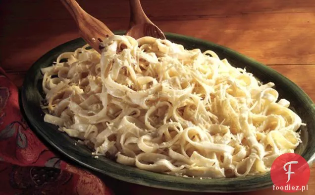Fettuccine z domowym sosem Alfredo