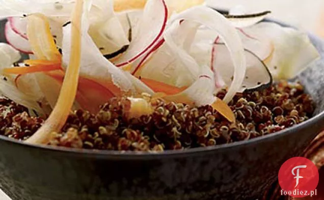 Cytrynowa Sałatka z Quinoa z ogolonymi warzywami