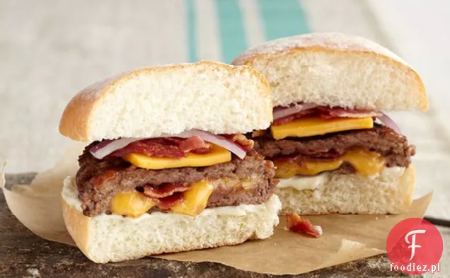 Bekon-Cheddar Nadziewane Burgery