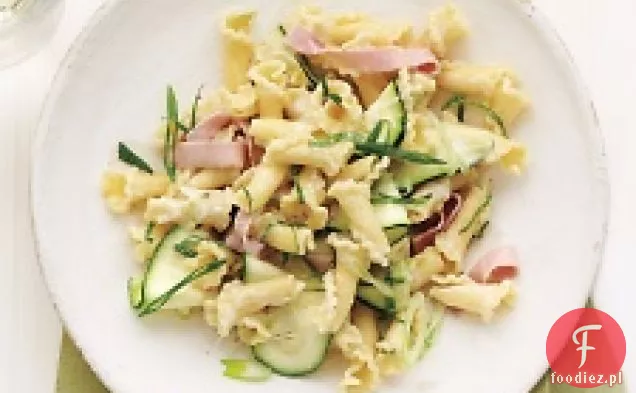 Campanelle Z Cukinią, Szynką, Jogurtem I Szalotkami