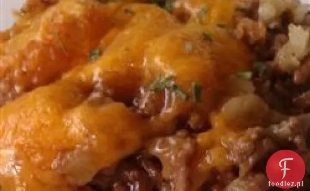 Zapiekanka z cheeseburgerem i frytkami