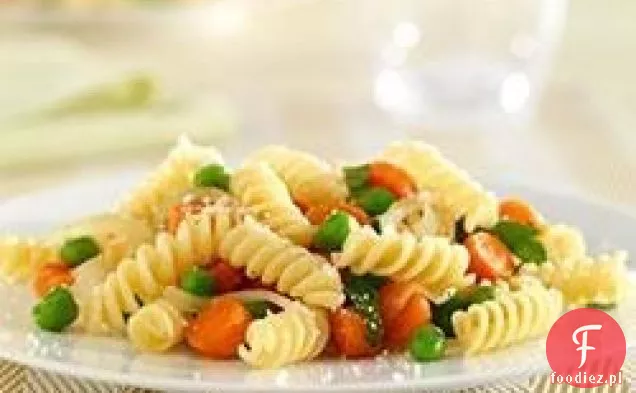 Mini Rotini z marchewką i groszkiem