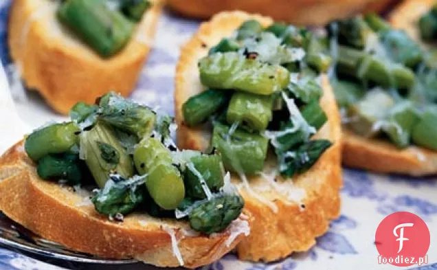 Truflowane Szparagi Crostini