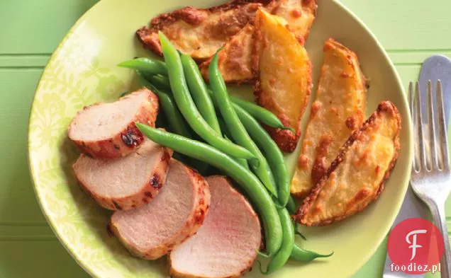 Pieczona wieprzowina na jednej patelni z frytkami z parmezanem