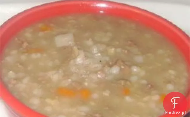 Kremowa zupa jęczmienna z pieczarkami wołowymi w powolnej kuchence