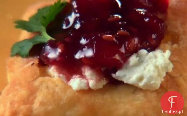 Placki z kozim serem z malinami Chutney Chile