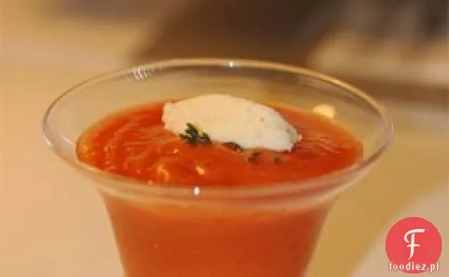 Zupa pomidorowa z lodami z serem parmezan