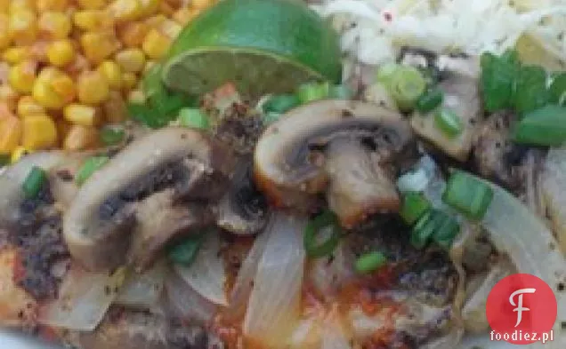 Pieczenie pieczarek, serów i plamiaka