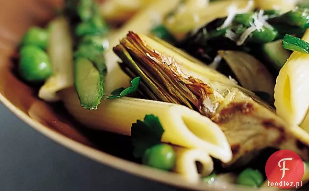 Penne ze szparagami i karczochami