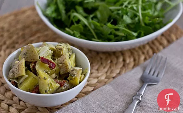 Sałatka ziemniaczana Pesto z karczochami i suszonymi pomidorami