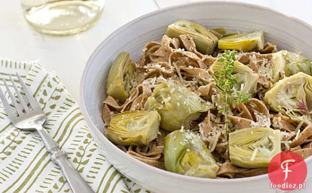 Pełnoziarnisty Czarny Pieprz Fettuccine Z Karczochami Dla Dzieci