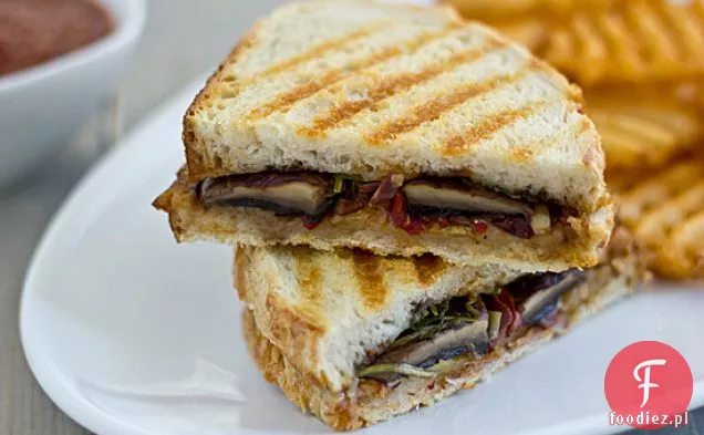 Grillowana Portabella Panini Z Tapenadą Z Karczocha
