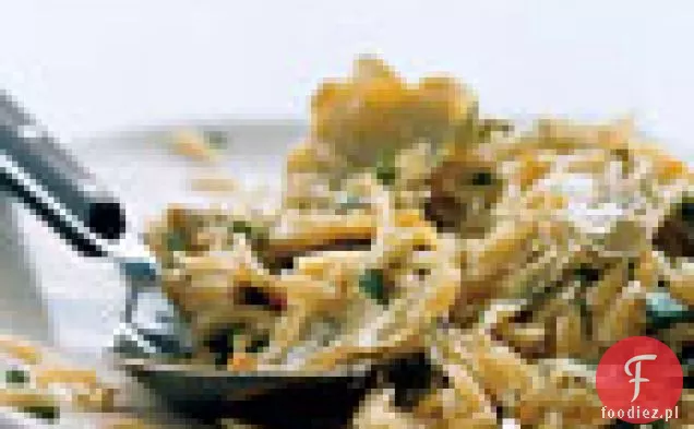 Orzo z karczochami i orzeszkami piniowymi