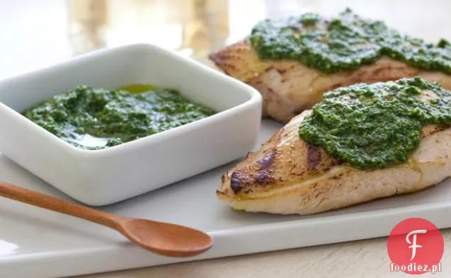 Grillowany kurczak ze szpinakiem i pesto z Orzechów Sosnowych