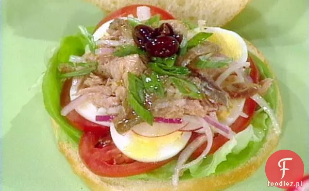 Kanapka Z Tuńczykiem Nicoise: Pan Bagnat