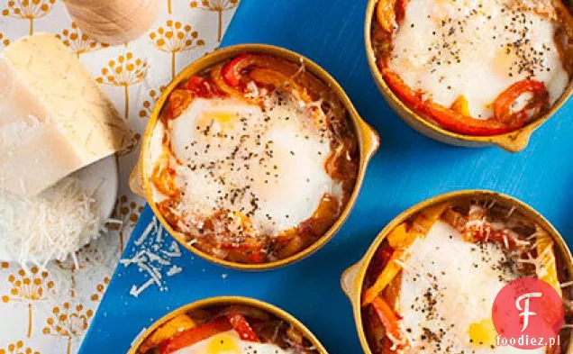 Parmezan-jajka pieczone z papryką