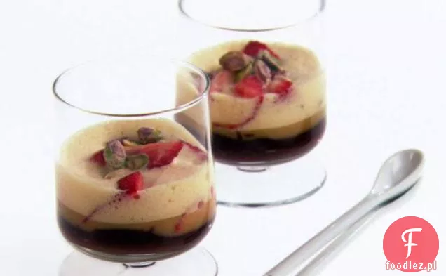 Pikantne Zabaglione z truskawkami i czekoladą