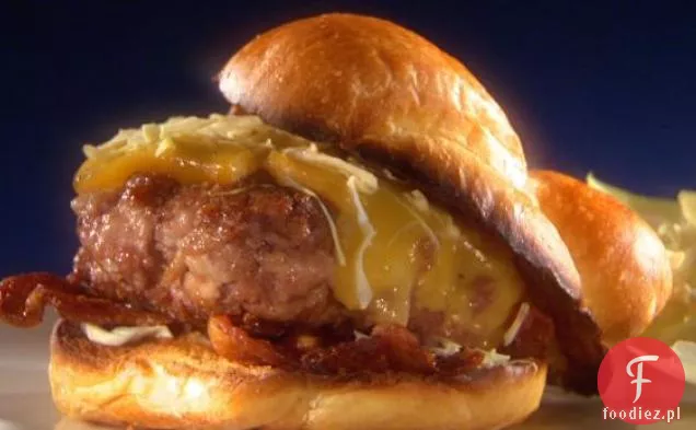 Alabama Smokehouse Pig Burger z białym sosem Barbecue