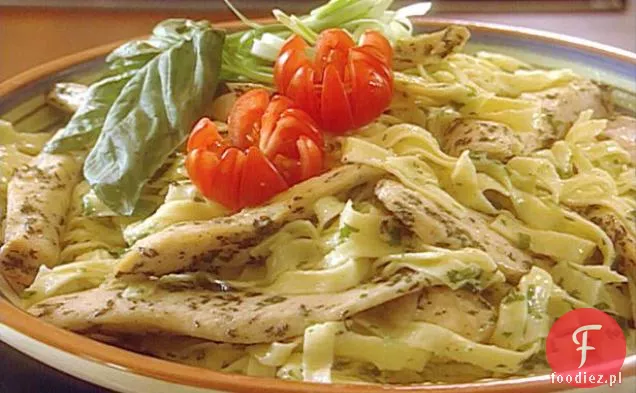 Sałatka Z Kurczakiem Fettuccine