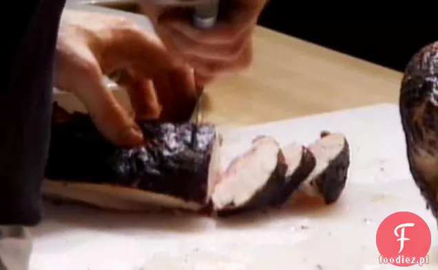 Pieczony indyk natarty z prażonym Jalapeno, świeżą szałwią i masłem pomarańczowym