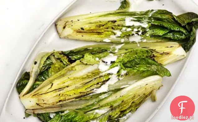 Grillowana Romaine z sosem jogurtowym cytrynowo-pieprzowym
